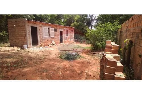 Vendo terreno en capiata kennedy!
