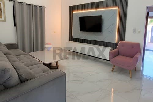 En venta casa de 3 dorm con piscina-Los Laureles — foto 1