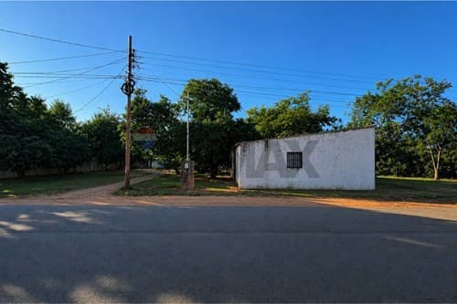 En venta terreno en esquina J,A, SALDIVAR