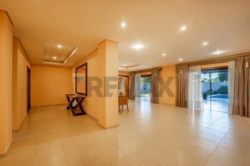 Residencia de 4 dormitorios en Las Lomas, foto 5