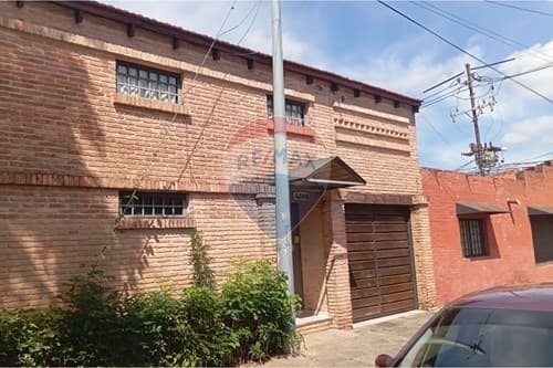 Casa en venta en Esquina en Recoleta Asunción, foto 3