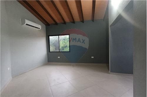 Exclusiva propiedad en el centro de villeta — foto 3