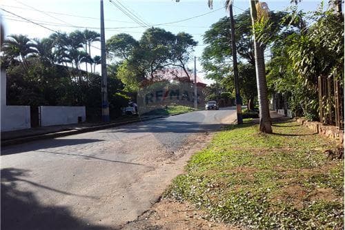 Vendo Casa a refaccionar, Luque centro