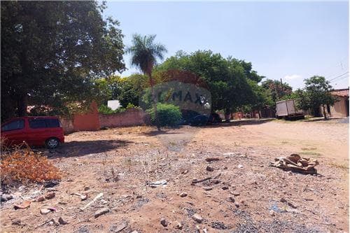 Vendo terreno en esquina medidas 890 m2