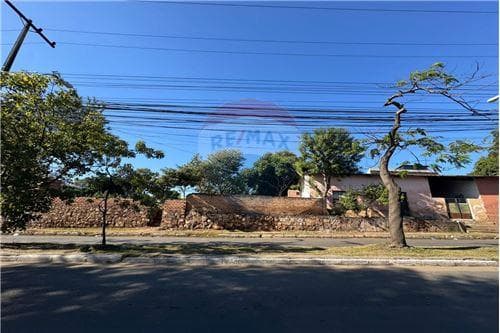 Terreno sobre la Avenida Artigas — foto 3