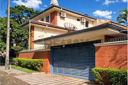 Casa en Las Lomas, ubicacion y funcionalidad — foto 2