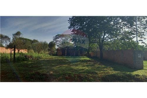 Vendo terreno a pasos de la costanera de CDE