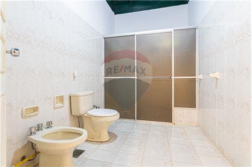 🏡 𝗔𝗠𝗣𝗟𝗜𝗔 𝗖𝗔𝗦𝗔 𝗘𝗡 𝗘𝗦𝗤𝗨𝗜𝗡𝗔 𝗘𝗡 𝗘𝗟 𝗕𝗔𝗥𝗥𝗜𝗢 𝗙𝗘𝗟𝗜𝗖𝗜𝗗𝗔𝗗 𝗗𝗘 𝗟𝗔𝗠𝗕𝗔𝗥𝗘́ 🏡 — foto 2
