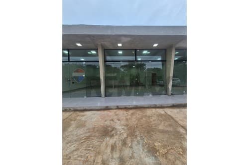 salón comercial en Cabañas — foto 3