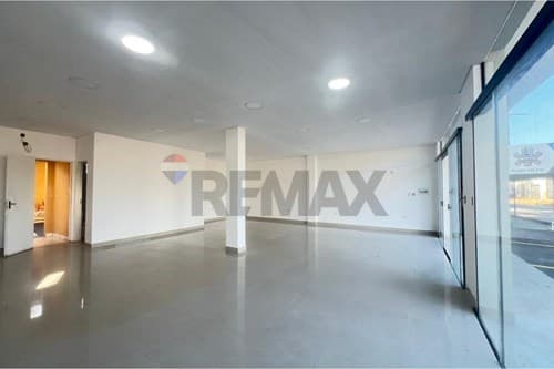 Amplio local comercial en Villa Elisa — foto 4