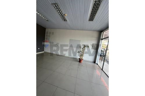 Local comercial en estratégica ubicación