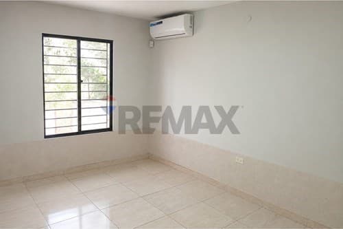 Casa con piscina en Ñemby, foto 5
