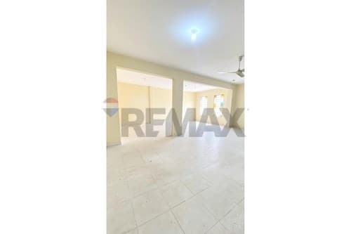 Salón comercial en alquiler sobre Av. Colón — foto 3