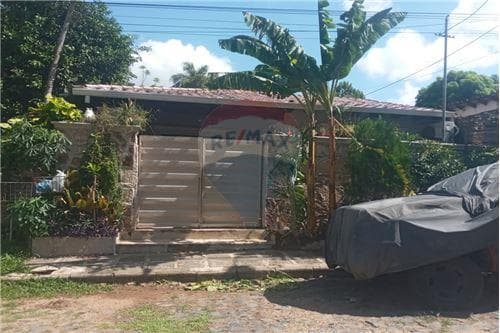 Casa bo.mbocayaty-as- 200 mtrs av.primer pdt — foto 2