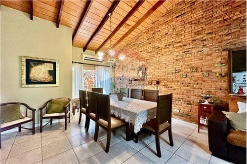 En venta hermosa casa de una sola planta Luque — foto 1