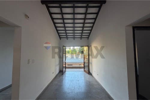 ¡Oportunidad! Alquila departamento en Encarnación — foto 3