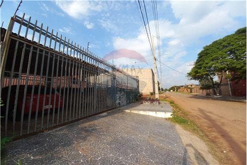 Amplia casa en fdo. De la mora - zona sur — foto 2