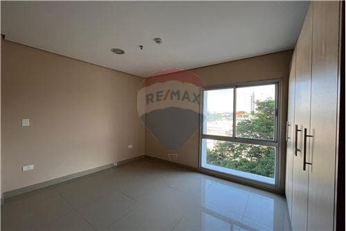 Departamento en el Centro de 2 Dorm. en Venta — foto 3