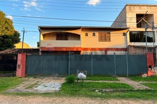 Casa de 2 pisos - Fndo de la Mora Zona Norte