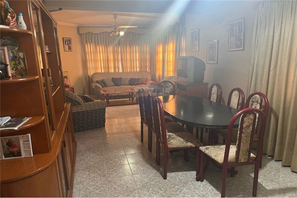 Casa a refaccionar en barrio hipodromo, foto 3