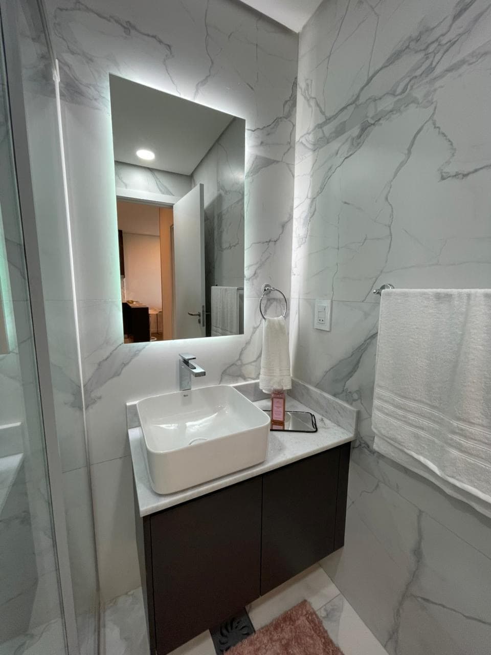 A metros del shopping del sol, en venta departamento de 1 dorm. Amoblado — foto 4