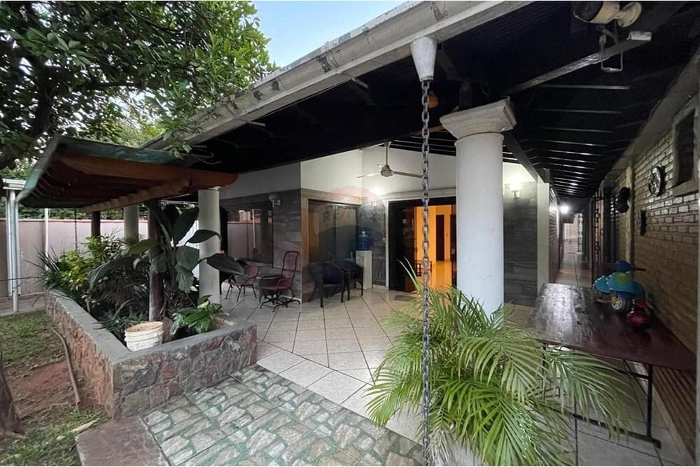 Vendo casa moderna en San Lorenzo bo. San luis j.a