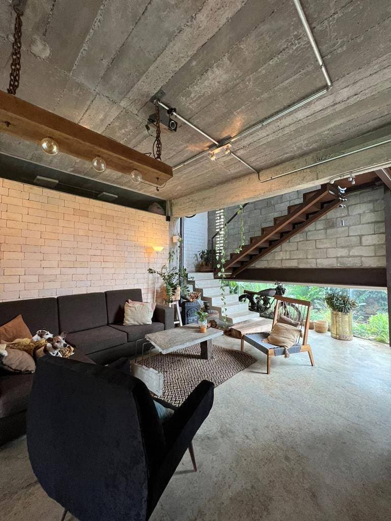 Alquilo casa estilo industrial en Luque loma merlo