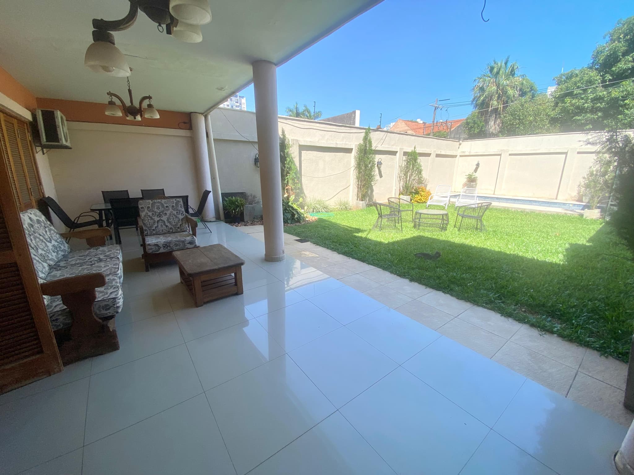 De residencia con piscina, quincho y jacuzzi – barrio Carmelitas, foto 4