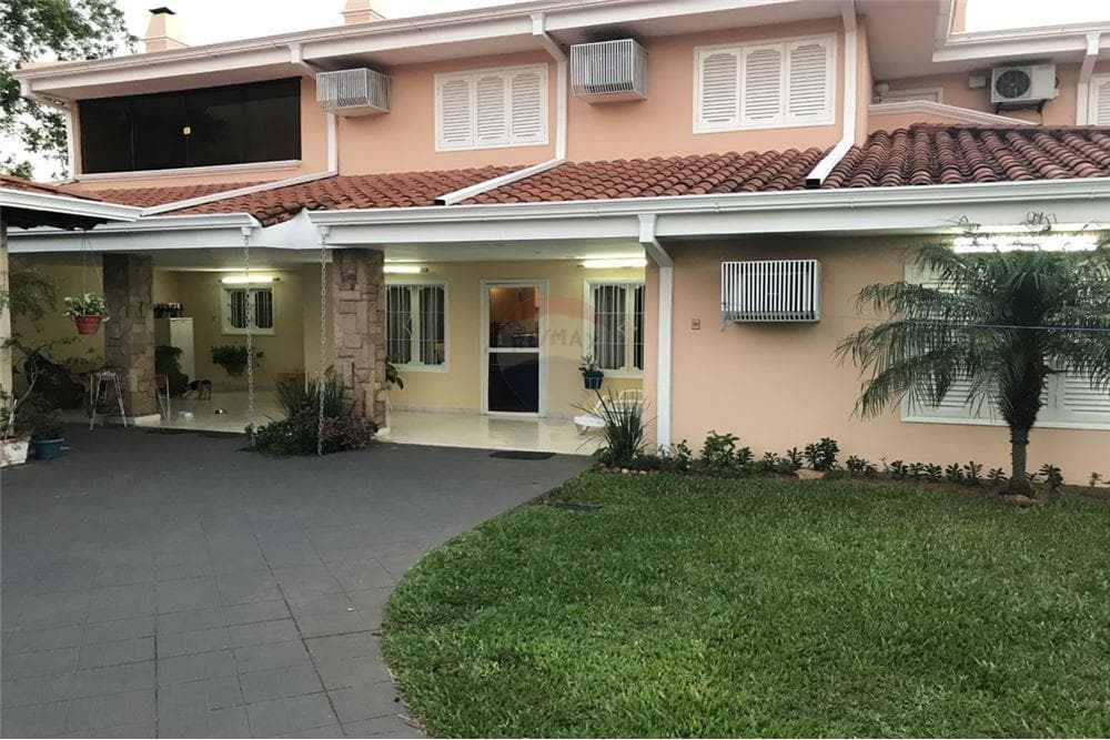 Venta,Casa,Barrio Nazareth, 4 hab, piscina