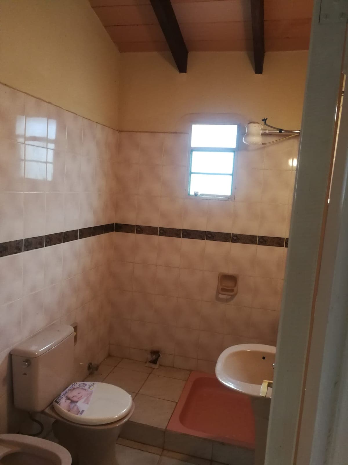 Amplio Chalet de una Planta en Barrio Cerro Corá, Lambaré - CLHO8415011, foto 2