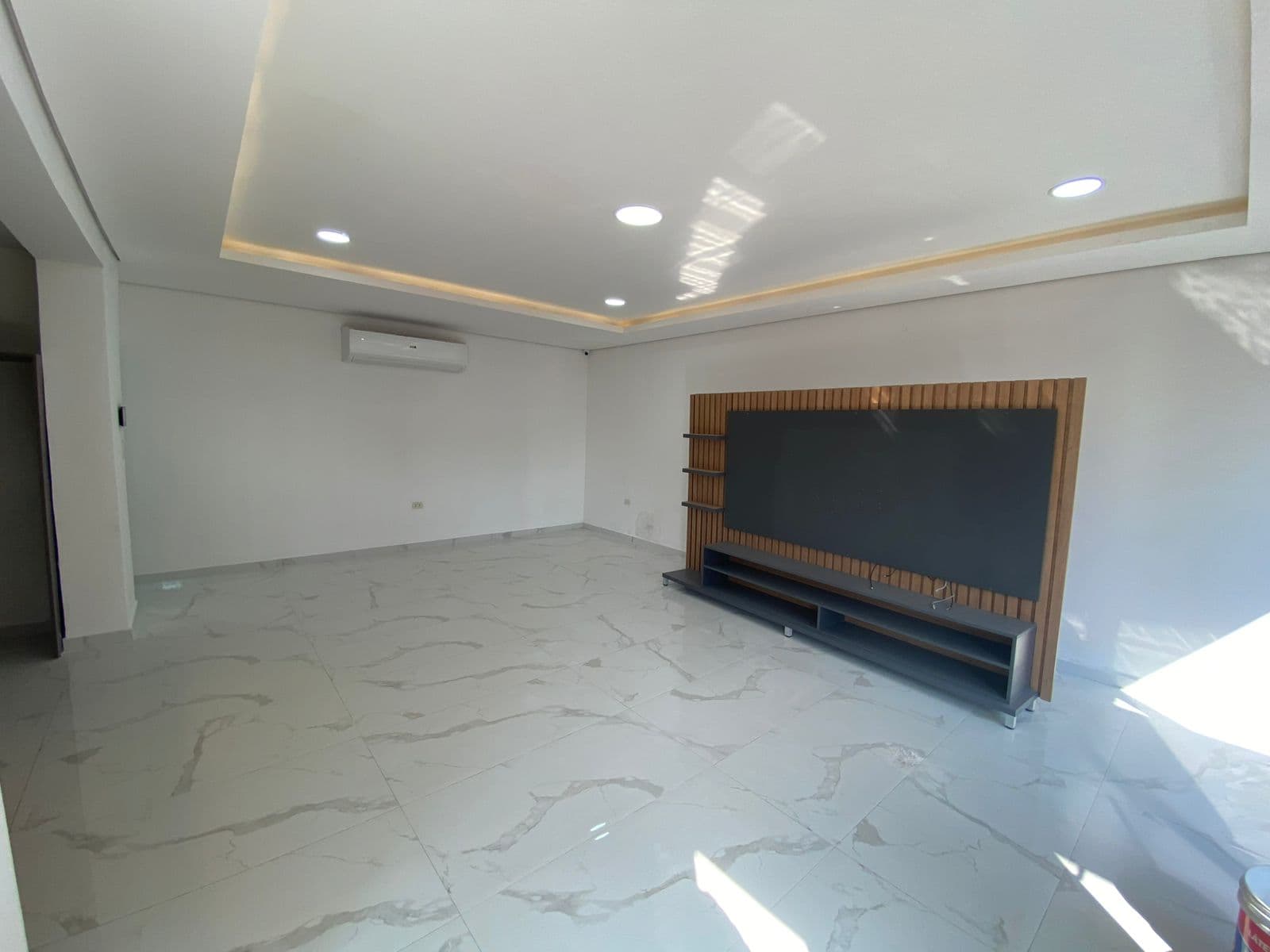 En Venta Hermoso Duplex En Lambare Zona Municipalidad — foto 4