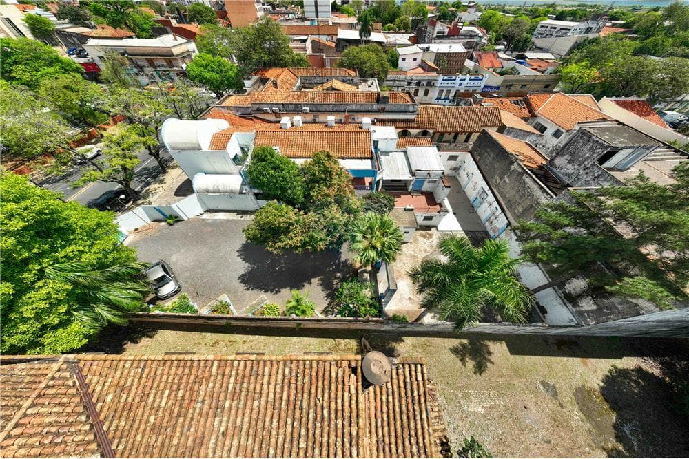 Amplio Terreno De 1093 M2 Sobre Mcal López, foto 4