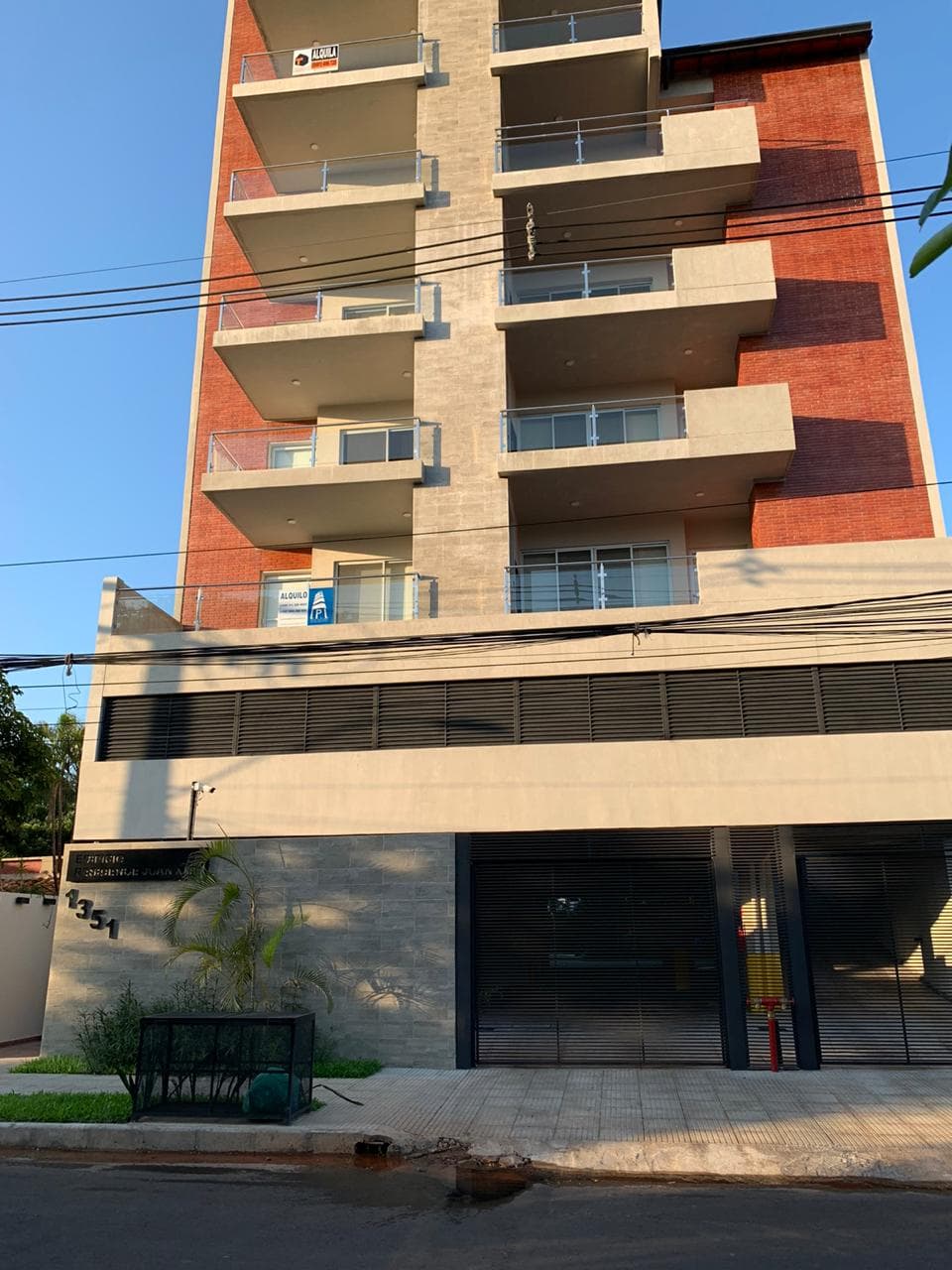 Edificio Juan XXIII – Juan XXIII N.1351 entre San Martin y Cesar López Moreira
