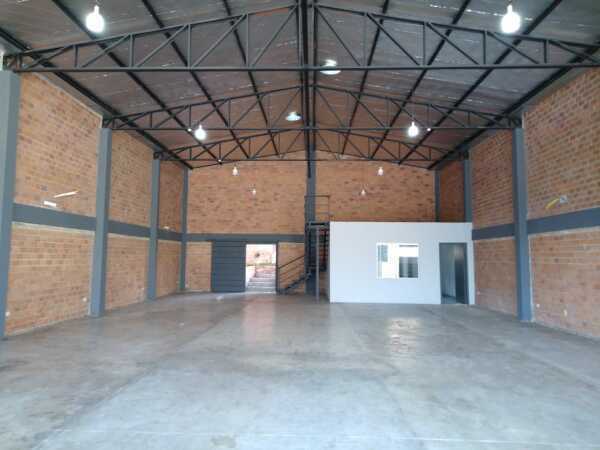 Salón comercial de 240 m2, foto 3