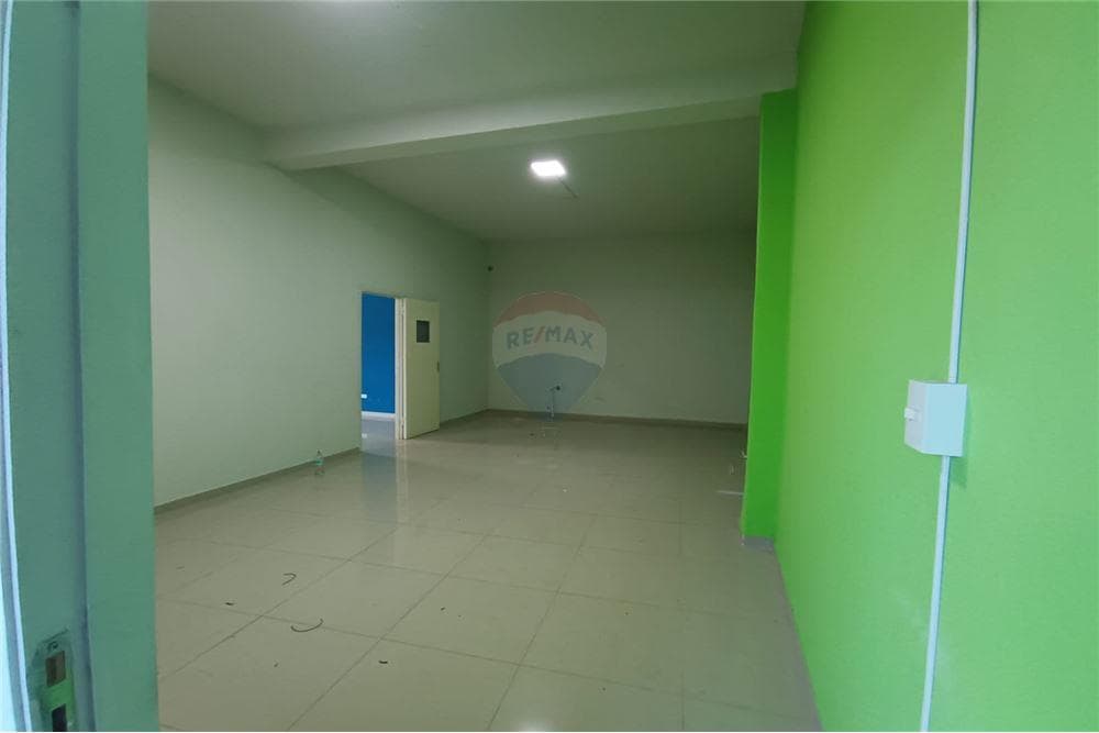 Salon comercial en esq. Sobre transchaco mra, foto 3