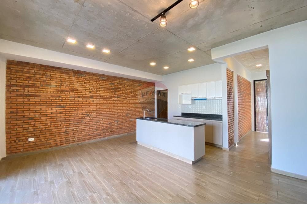 En venta duplex en Luque barrio laurelty, foto 1