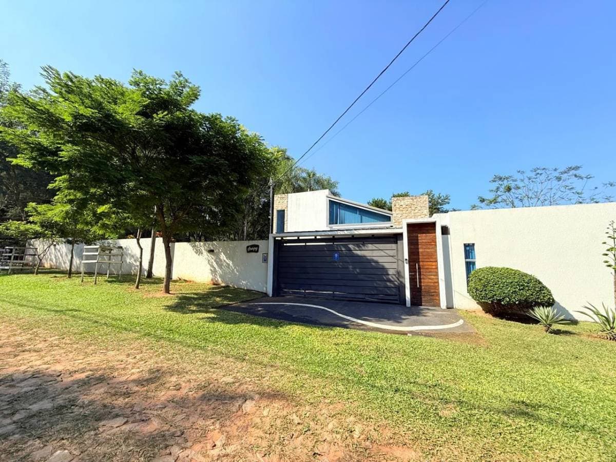 Vendo casa de estilo contemporaneo en San Bernardino