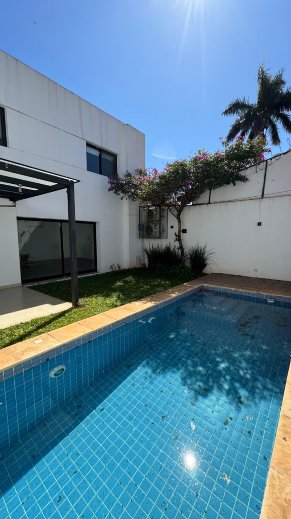 Hermosa casa estilo moderna en la mejor zona de Carmelitas, foto 2