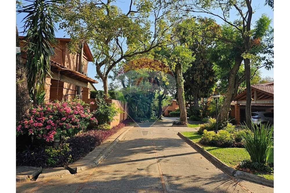 Casa en condominio cerrado San Lorenzo, foto 2