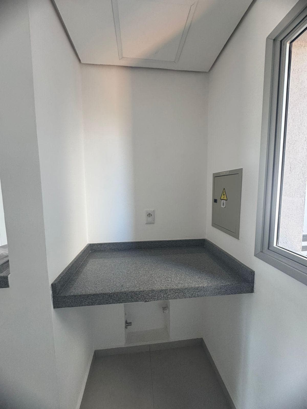 Departamento de 2 dorm en zona Las Lomas, foto 4