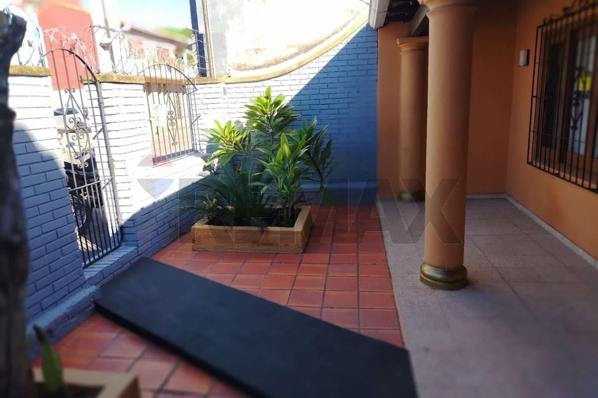 Casa alquiler San Lorenzo Central — foto 2
