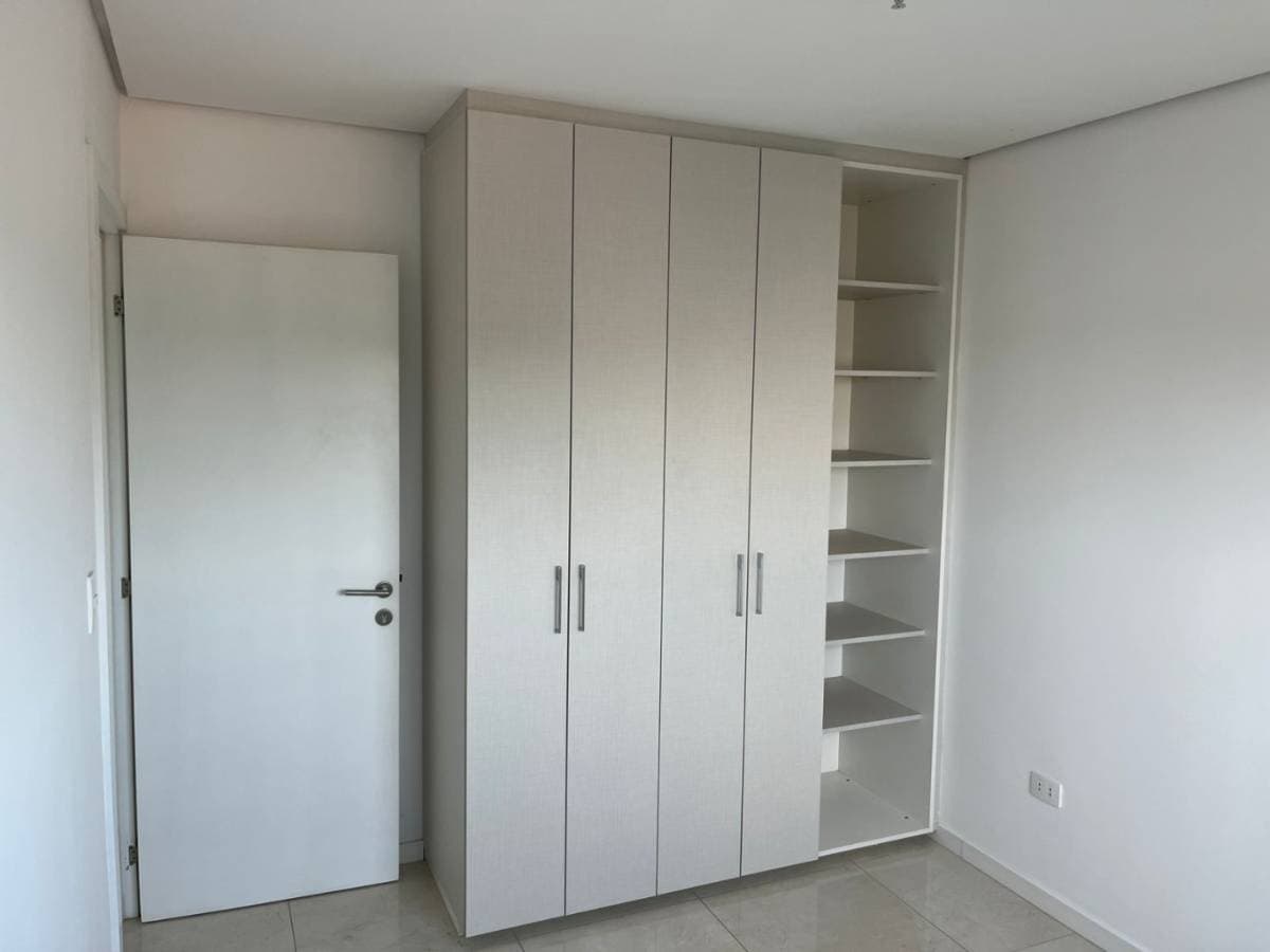 En venta dpto de 3 dorm en altamira Ycuá Satí — foto 5