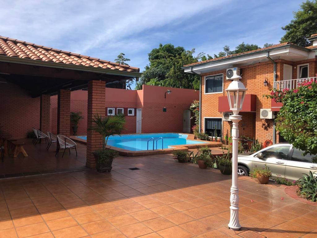 Alquilo duplex en condominio