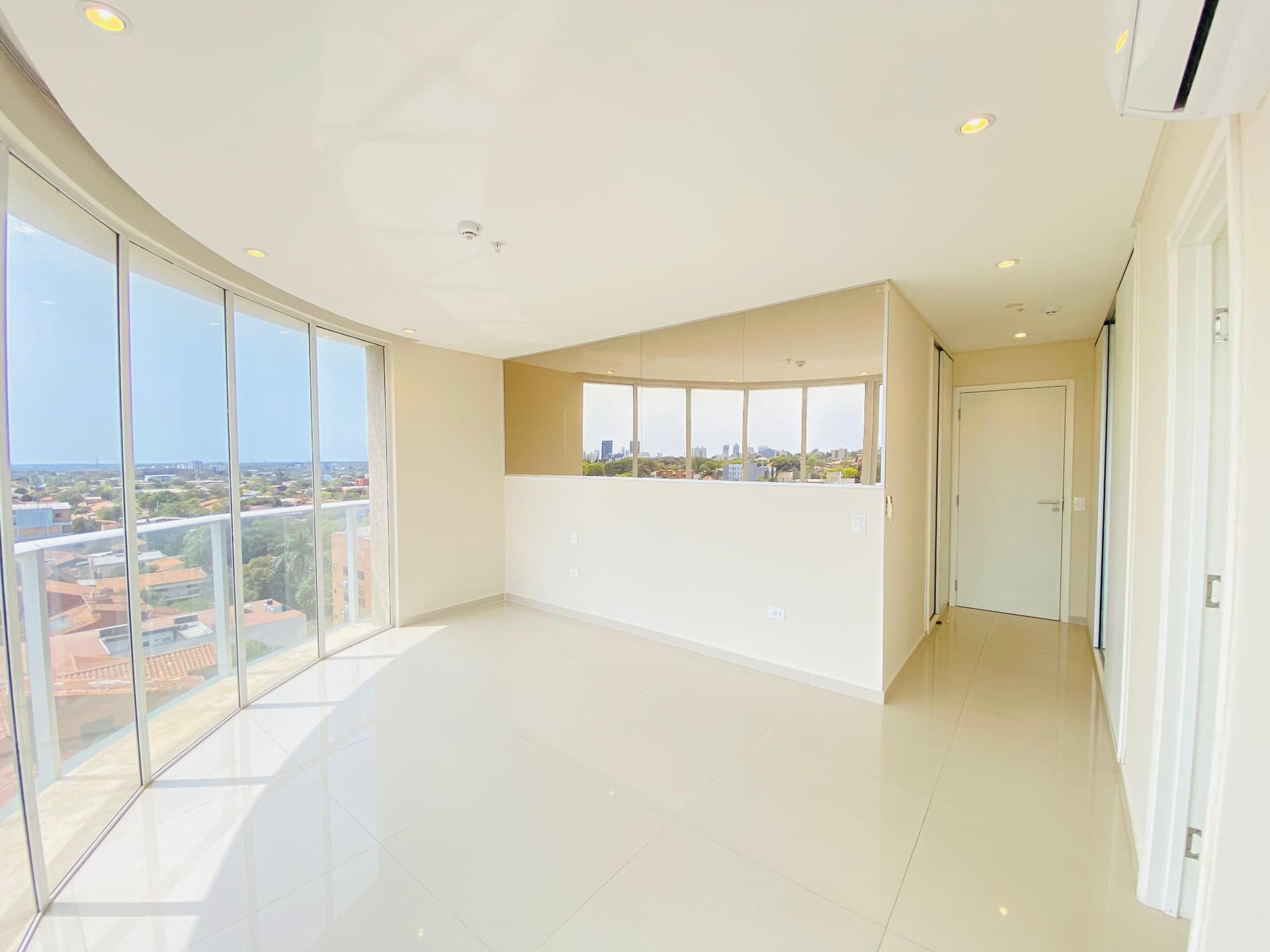 En venta luminoso departamento de tres habitaciones