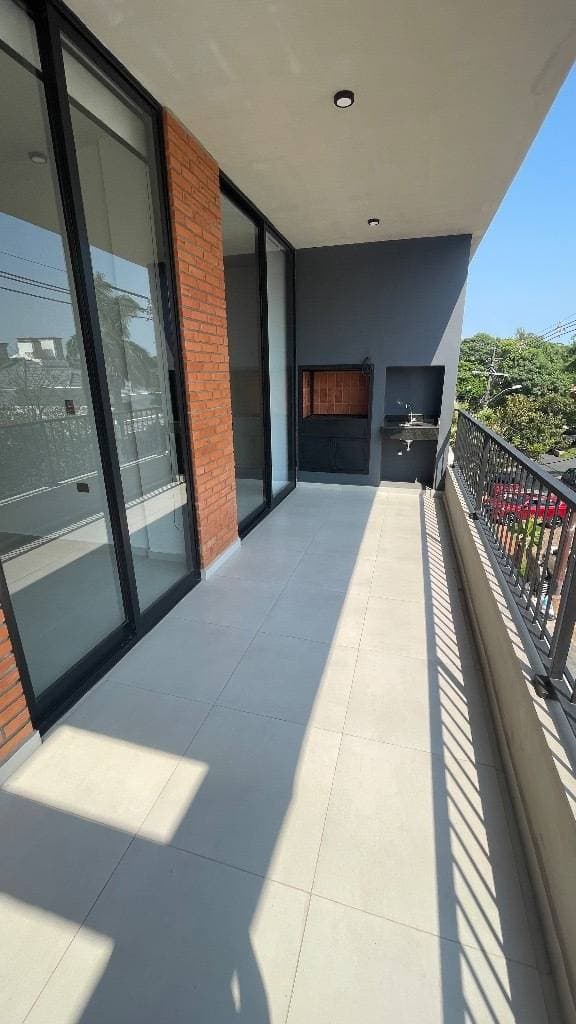 Departamento en pozo. Los laureles