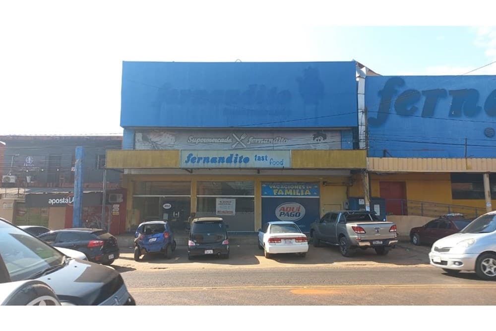 Alquilo salón comercial sobre la exruta 1 km. 18