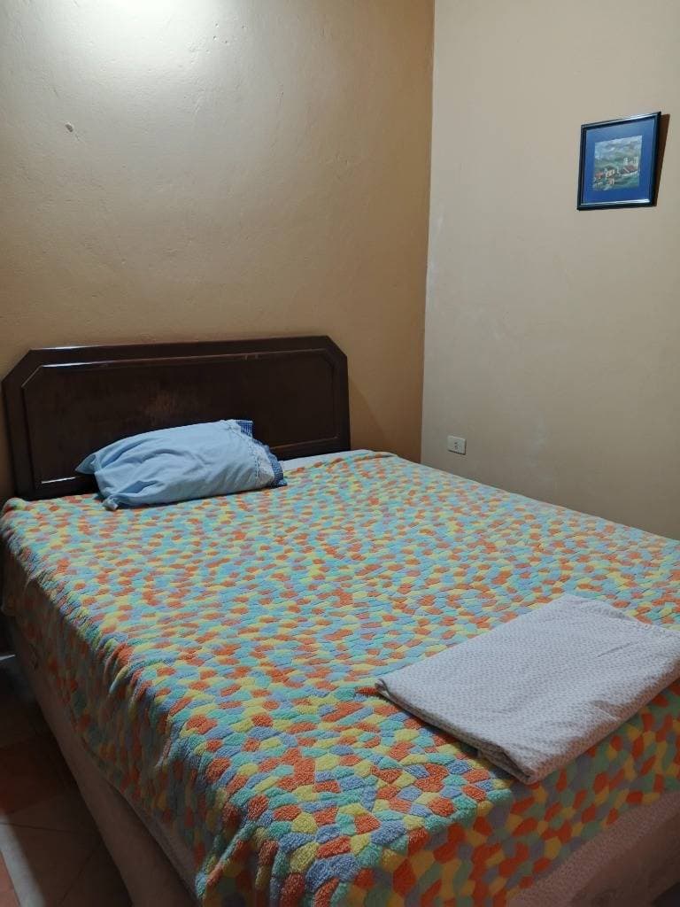 ¡gran Oportunidad En Barrio San Vicente! Casa De 2 Niveles