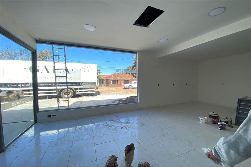 Local Comercial - Alquiler - Fernando de la Mora, Paraguay