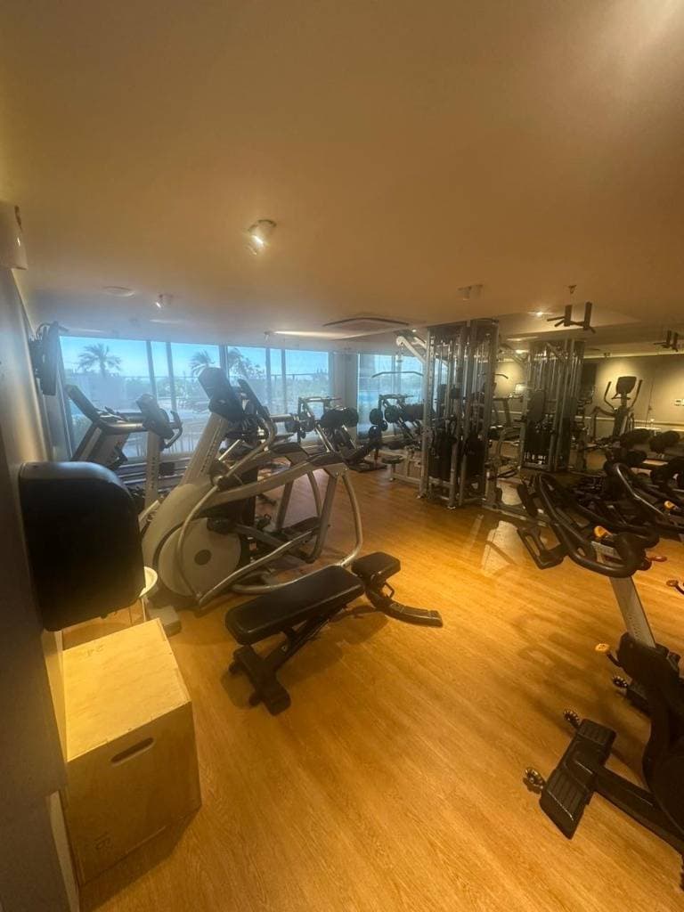 Departamento amoblado de 2 habitaciones en edificio sky tower — foto 2