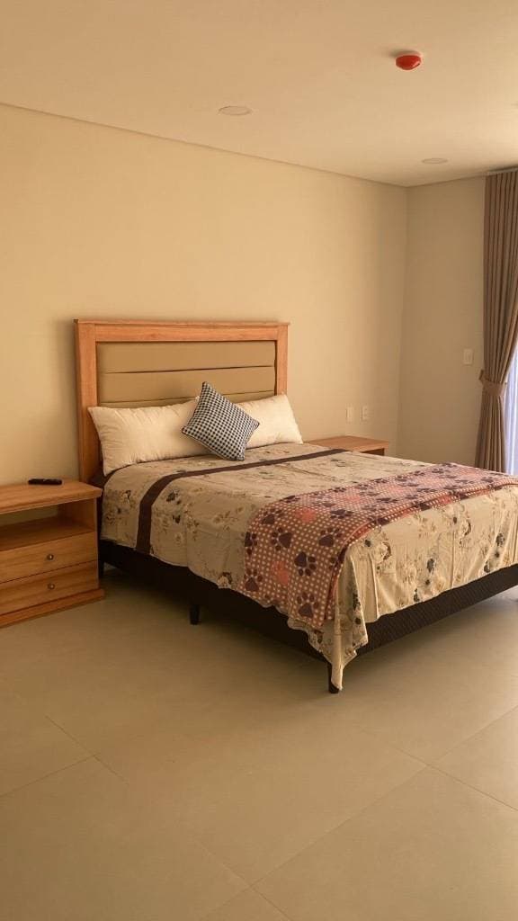 Departamento amoblado de 3 habitaciones en suite Villa Morra flats, foto 3